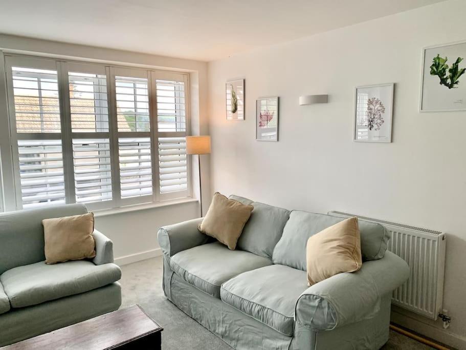 Newly Refurbished Uplyme Getaway Apartment Exterior photo